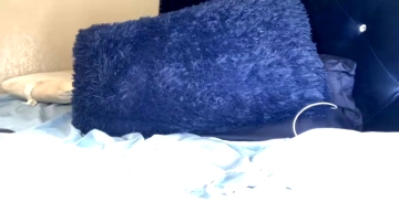 Yeahitsrell2  03-08-2021 video outfits